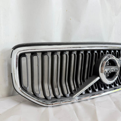 Volvo XC40 Ön Panjur 31457345 15-20 En Uygun Oto Parça