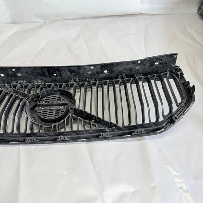 Volvo XC40 Ön Panjur 31457345 15-20 En Uygun Oto Parça