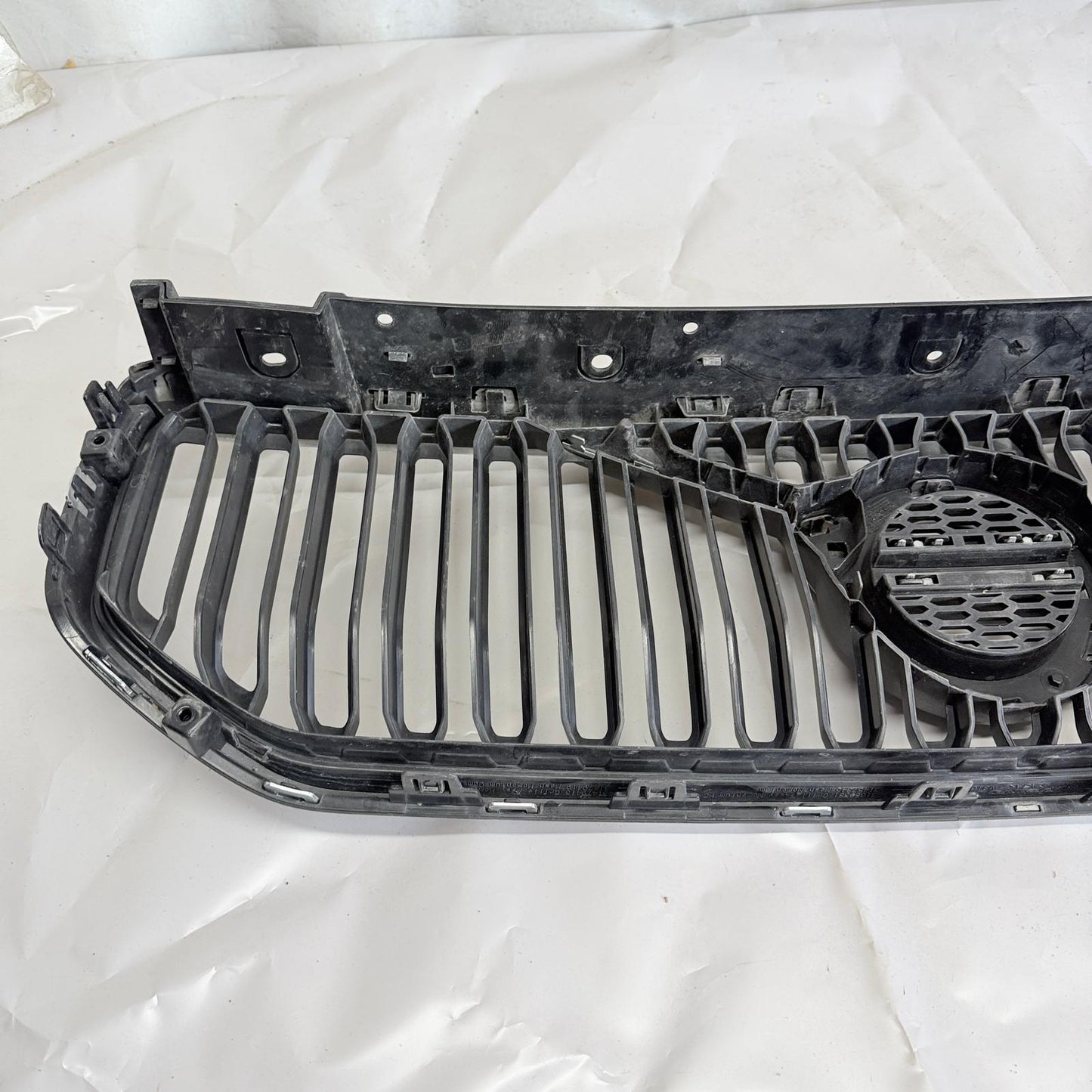 Volvo XC40 Ön Panjur 31457345 15-20 En Uygun Oto Parça