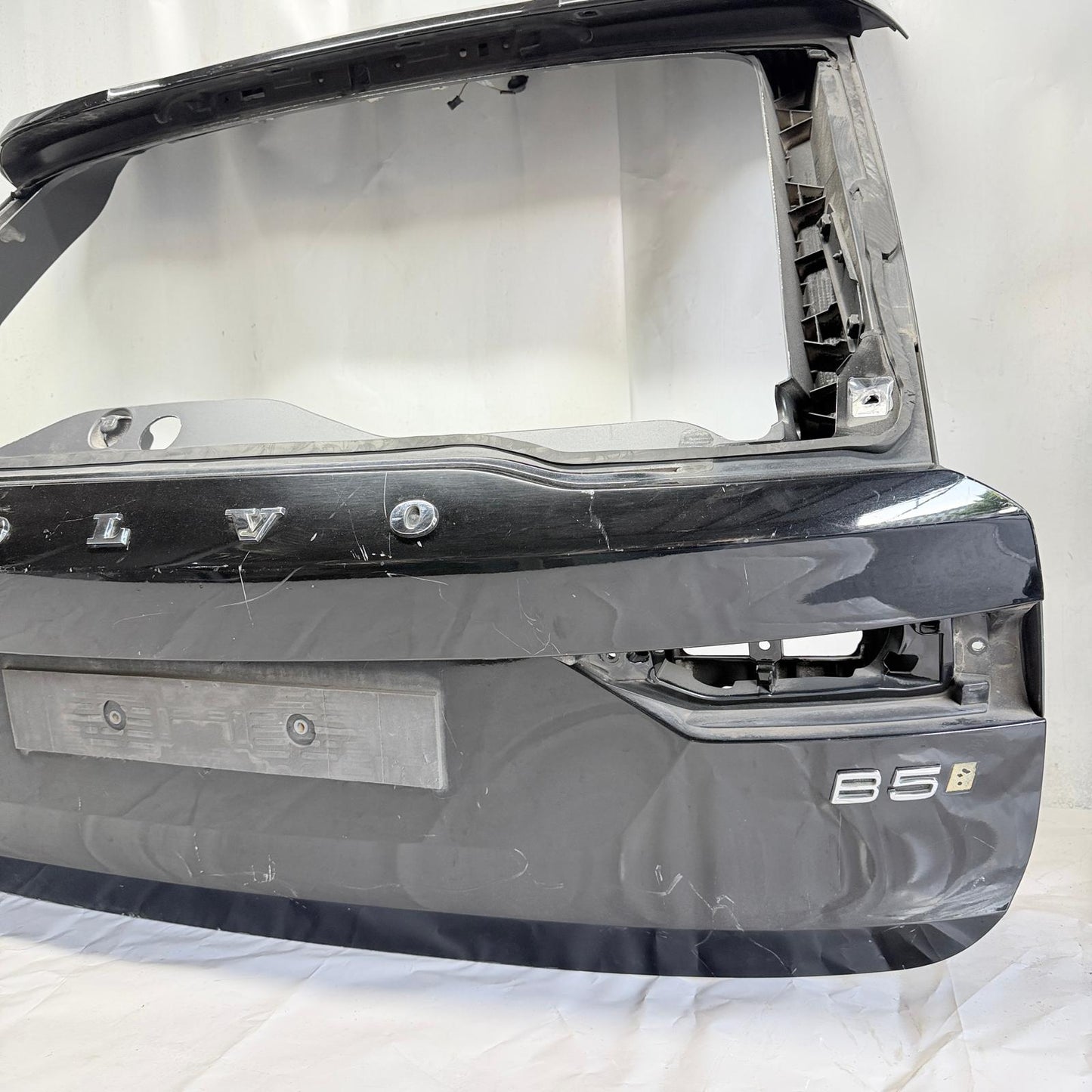 Volvo V90 Bagaj Kapağı 31690804 15-26 En Uygun Oto Parça
