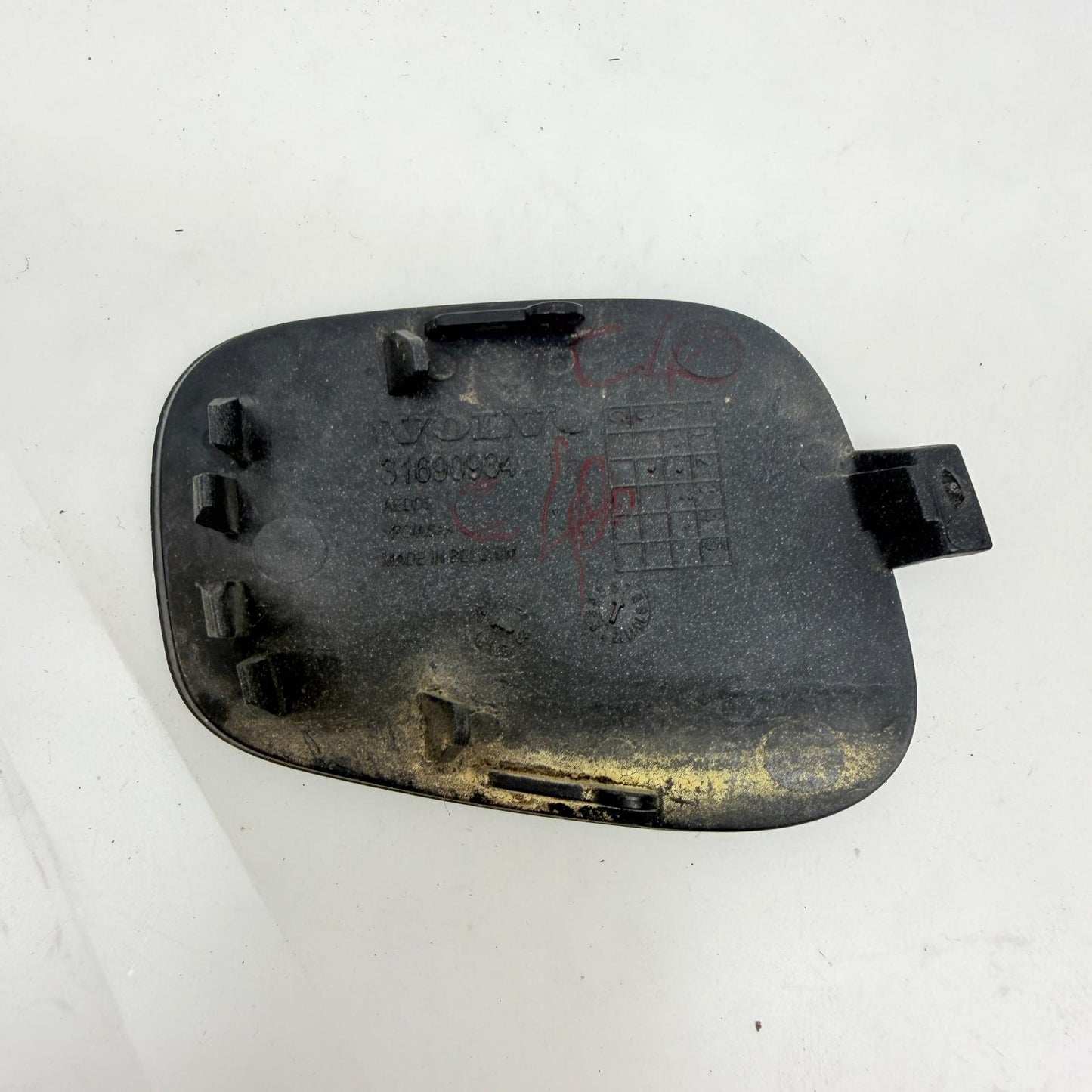 Volvo XC40 Ön Tampon Çeki Demir Kapağı 31690934
