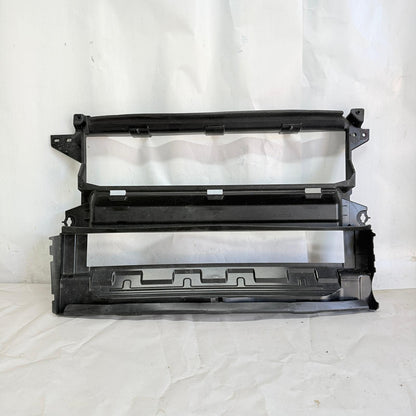 Volvo XC40 Ön Panel Maskesi Hava Kılavuzu 32227593