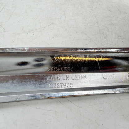 Volvo XC60 Ön Tampon Çıtası Sol 32227905