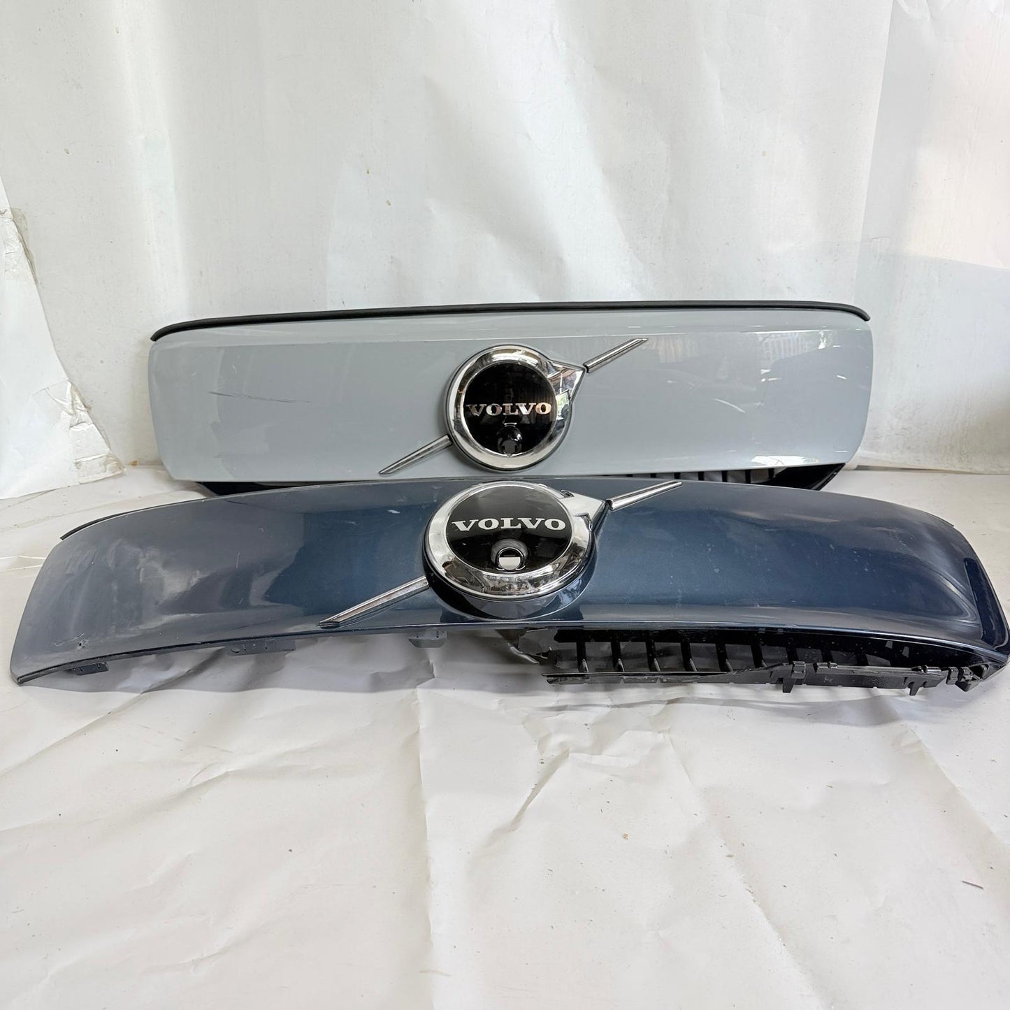 Volvo C40 EX40 Ön Panjur 32337601 20-25 En Uygun Oto Parça