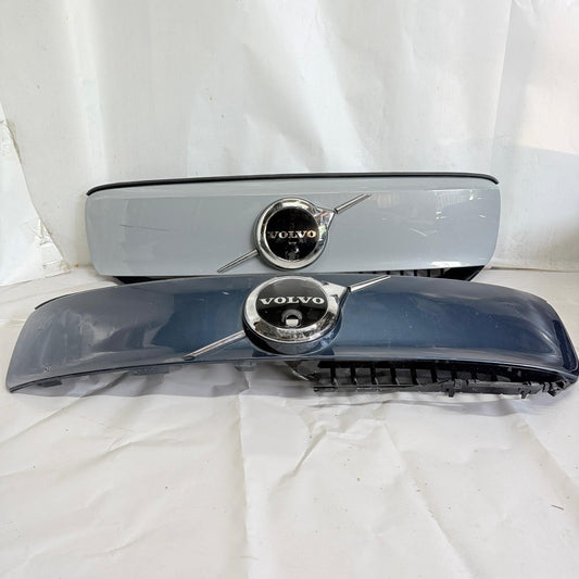 Volvo C40 EX40 Ön Panjur 32337601 20-25 En Uygun Oto Parça