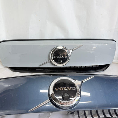 Volvo C40 EX40 Ön Panjur 32337601 20-25 En Uygun Oto Parça