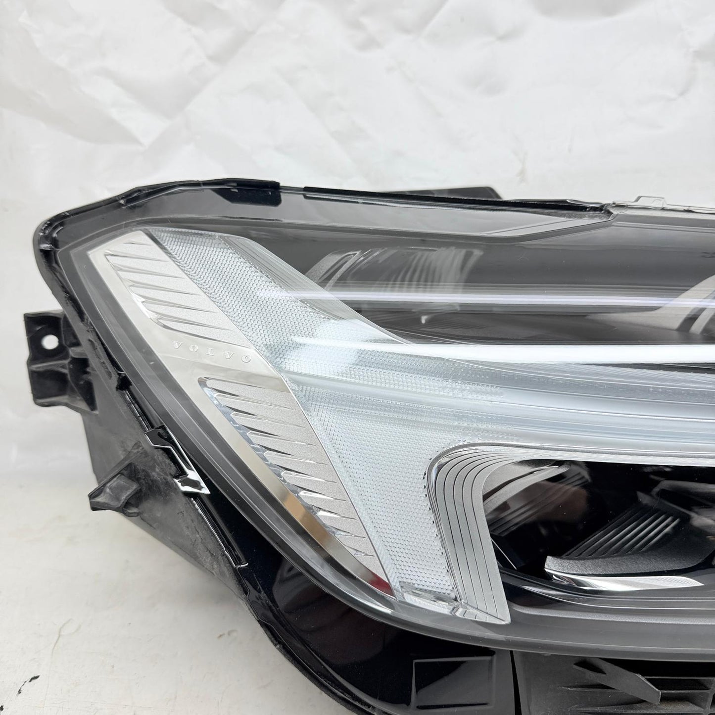 Volvo XC60 Sağ Far 32342507 En Uygun Oto Parça