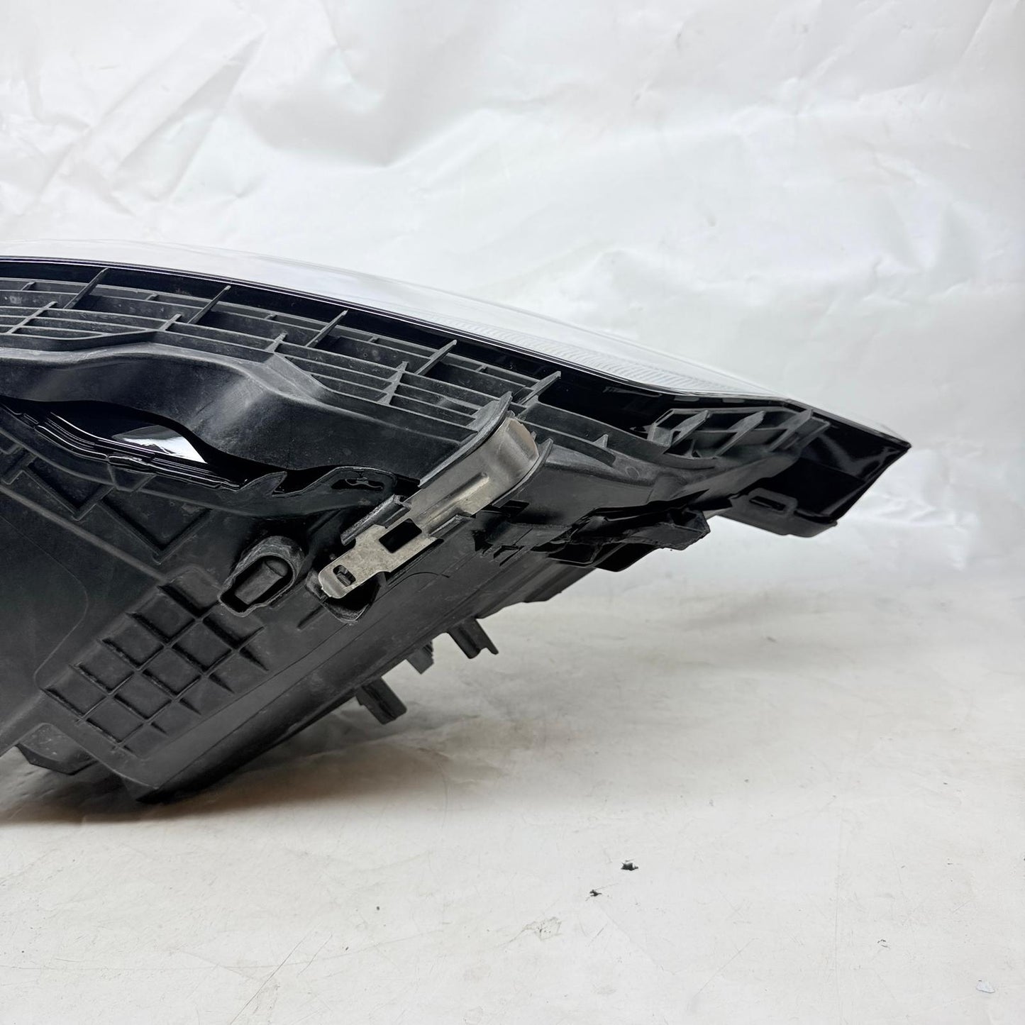 Volvo XC60 Sağ Far 32342507 En Uygun Oto Parça
