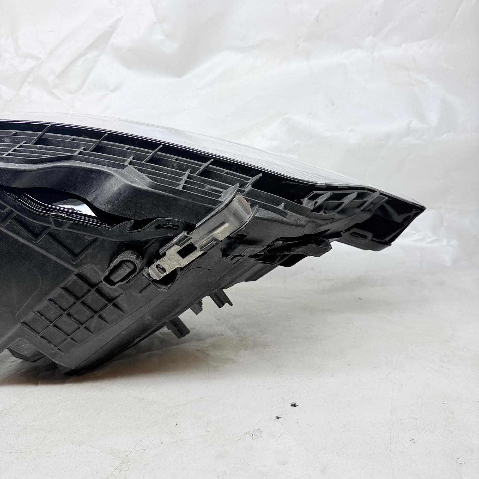 Volvo XC60 Sağ Far 32342507 En Uygun Oto Parça