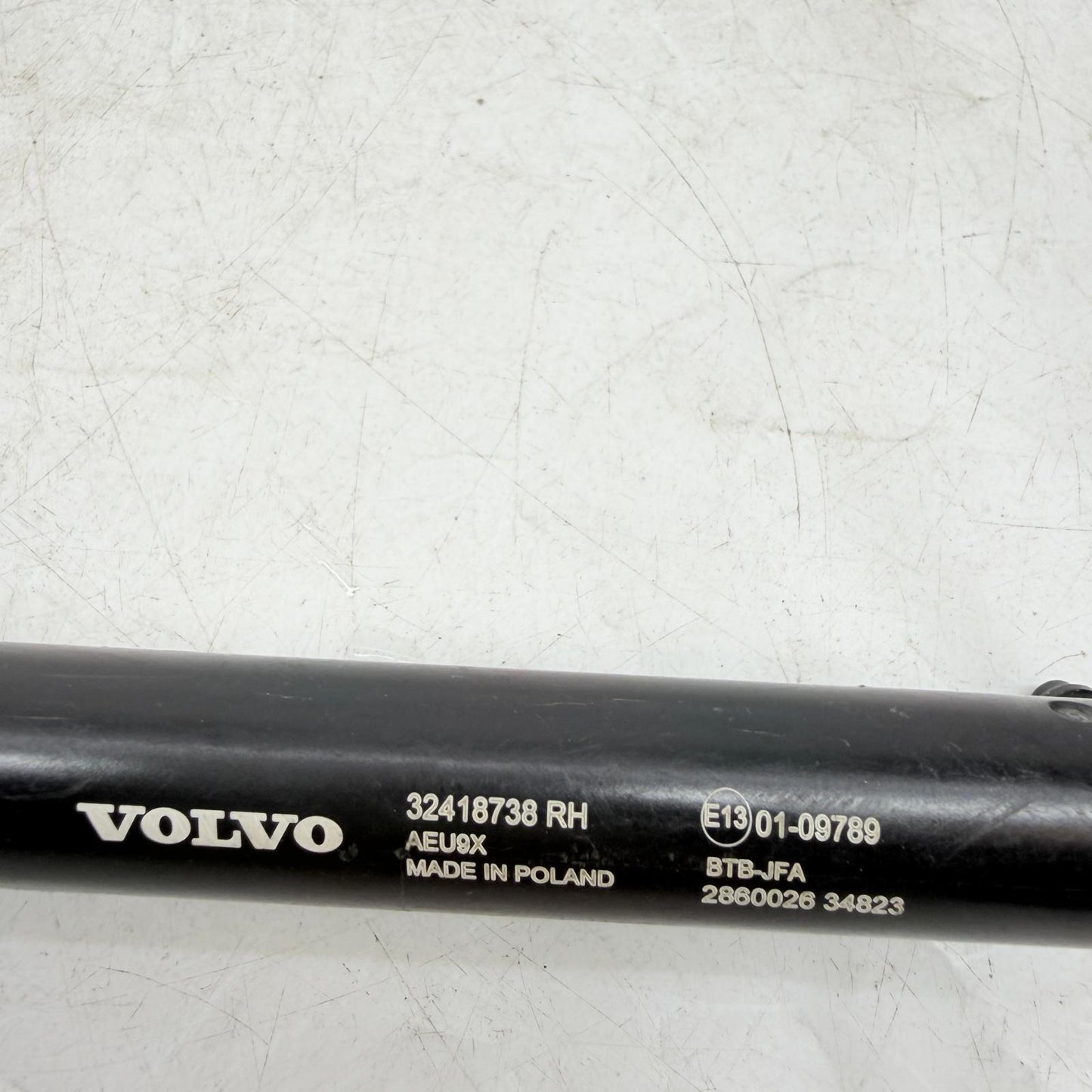 Volvo XC60 Sağ Far Yıkama Robotu 32418738 En Uygun Oto Parça