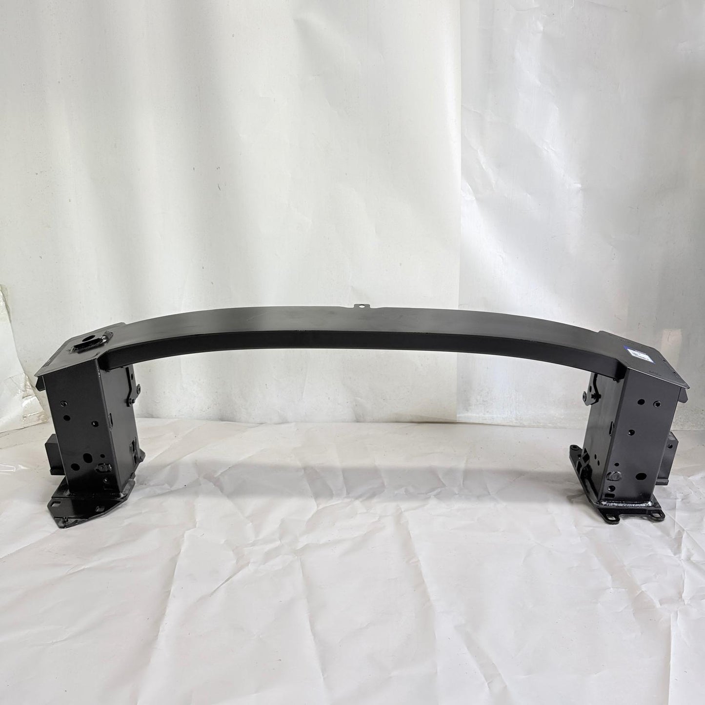 Volvo XC40 Ön Tampon Demiri 32427178 21-26 En Uygun Oto Parça