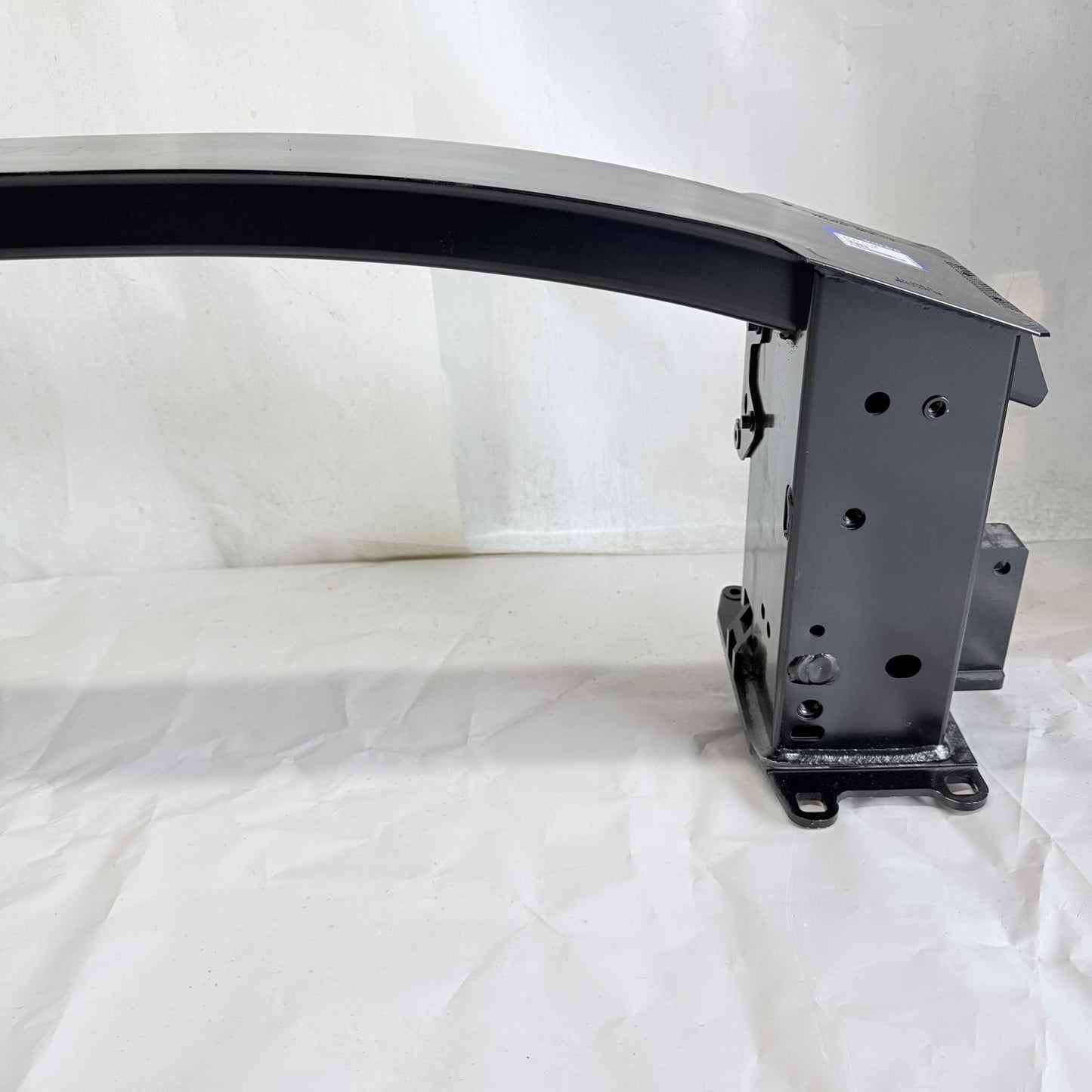 Volvo XC40 Ön Tampon Demiri 32427178 21-26 En Uygun Oto Parça