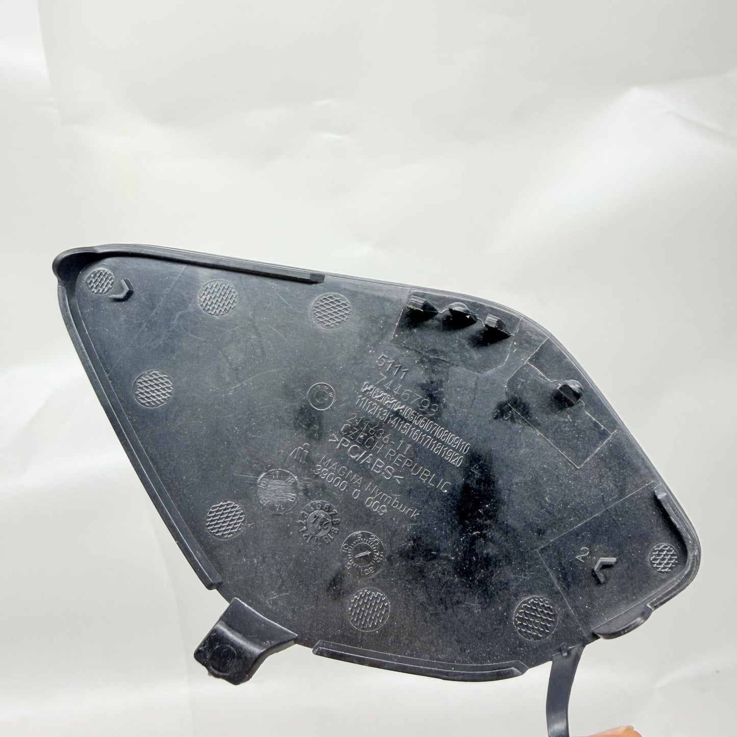 BMW X1 F48 Ön Tampon Çeki Demir Kapağı 15-19 51117446793