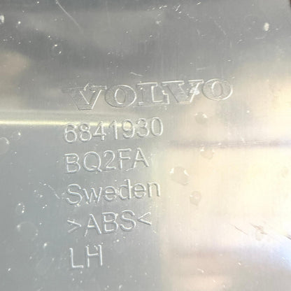 Volvo XC60 İç Direk Kaplama Braketi Alt Sol 6841930