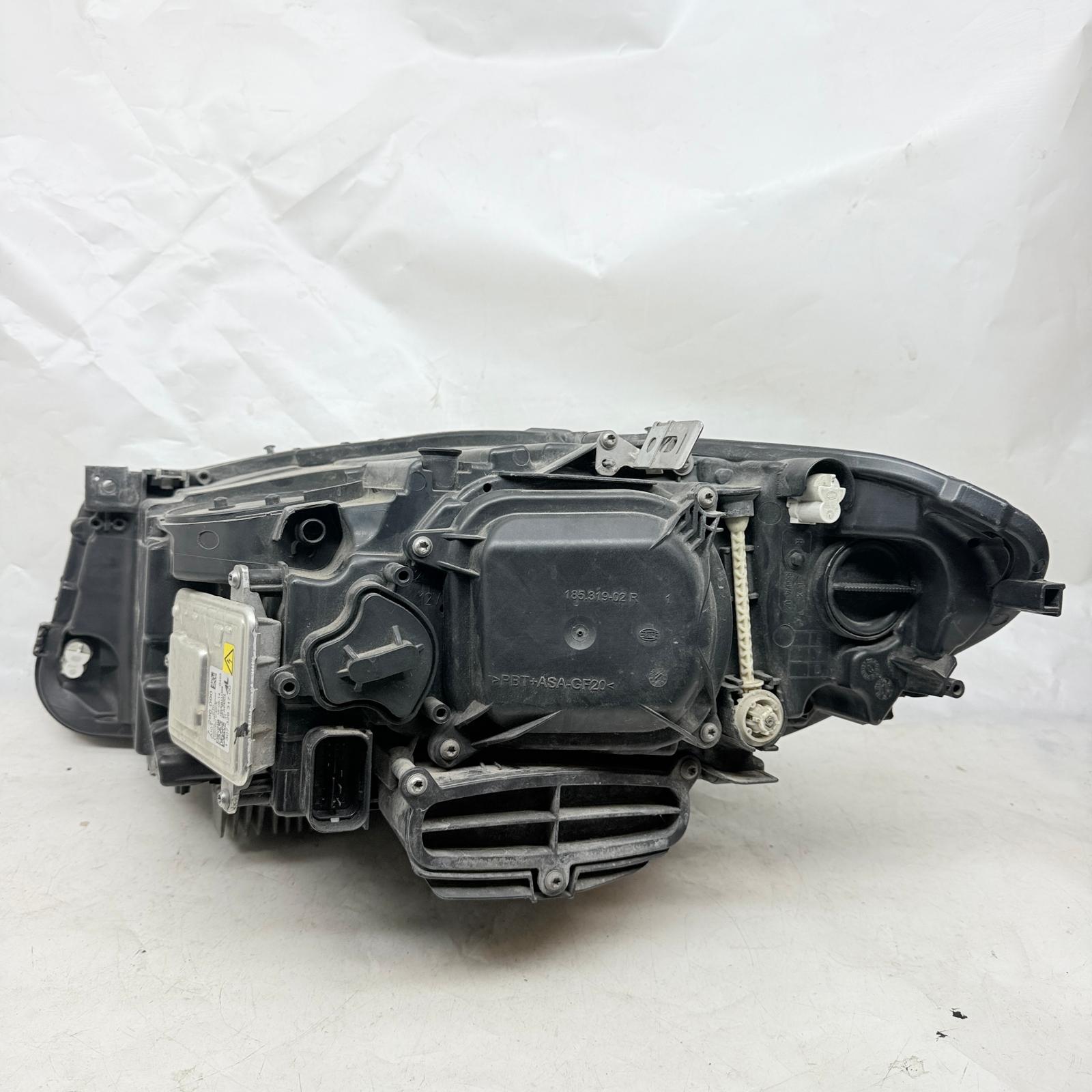 BMW 5 Serisi F10 Sağ Far Komple Beyinli 7317132-10 En Uygun Oto Parça