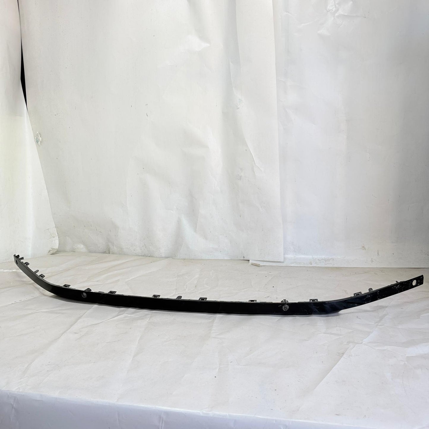 Volvo EX30 Ön Tampon Alt Çıta 80003721