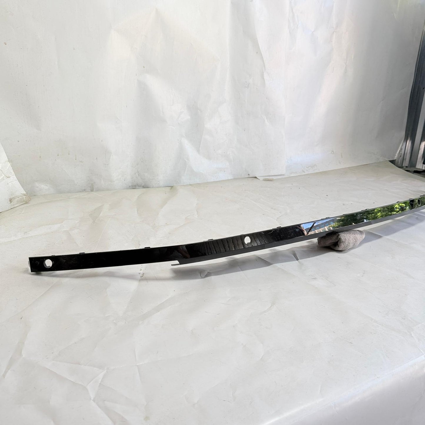 Volvo EX30 Ön Tampon Alt Çıta 80003721