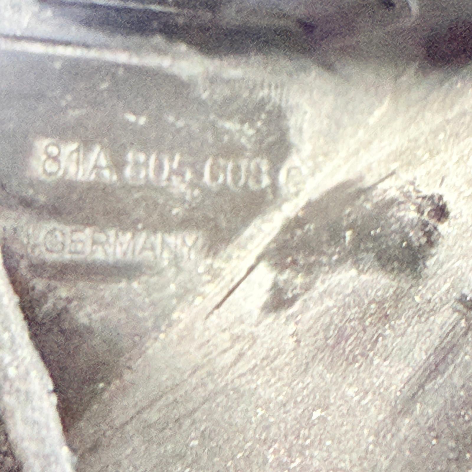 Audi Q2 Sağ Far Alt Braketi 81A805608 En Uygun Oto Parça