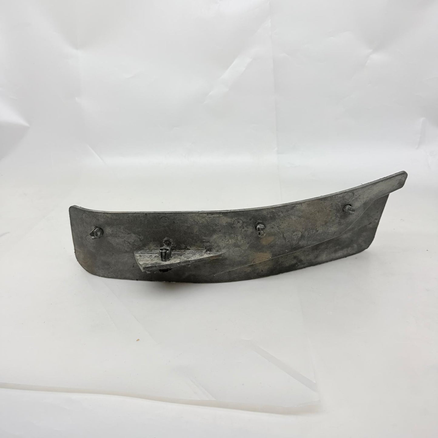 Audi A3 Sol Ön Paçalık Braketi 8P0853887B