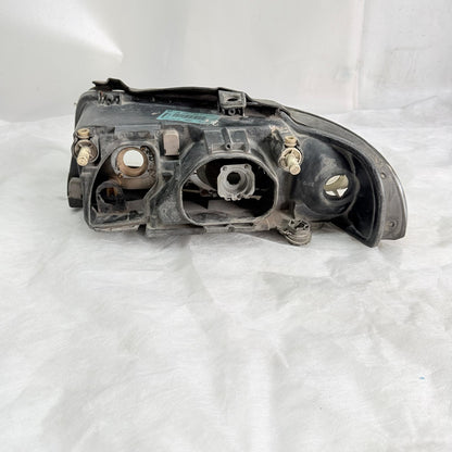 Audi A4 B5 Sağ Far 8D0941004