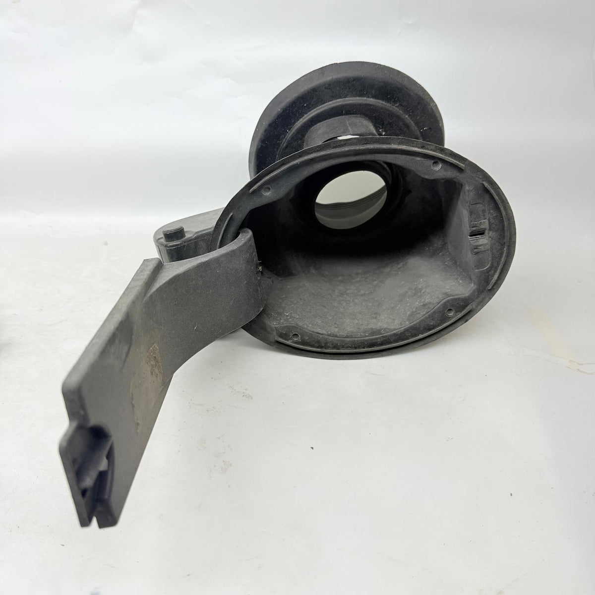 Ford Kuga Yakıt Dolum Boğazı Kapağı 08-12 8V41-S27936