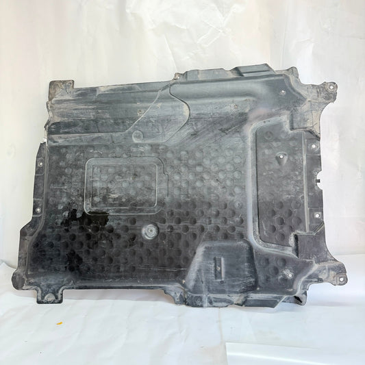 Mercedes E Serisi W213 Motor Alt Muhafaza A2135200123 En Uygun Oto Parça