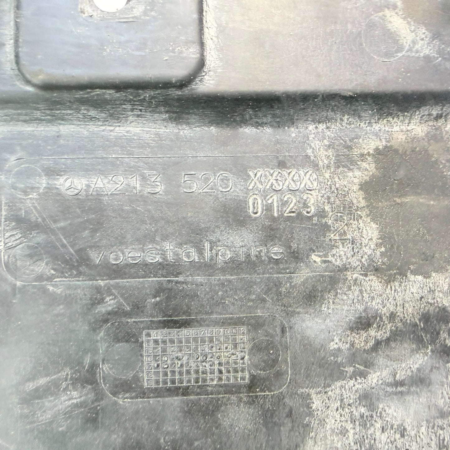 Mercedes E Serisi W213 Motor Alt Muhafaza A2135200123