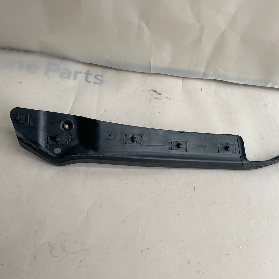 AUDI A3 Panel Üst Koruma 8V0 823 126