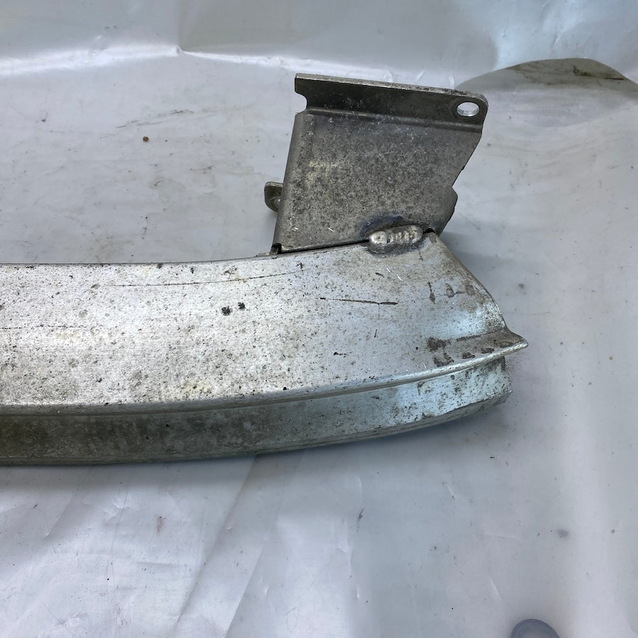 2009-2012 Audi A3 arka tampon demiri – çıkma orijinal gövde destek elemanı.  