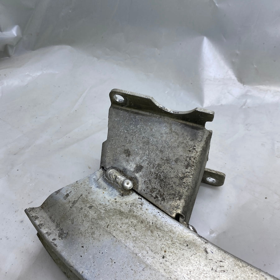 Audi A3 Arka Tampon Demiri 8P4807309B Orijinal Çıkma 2009-2012