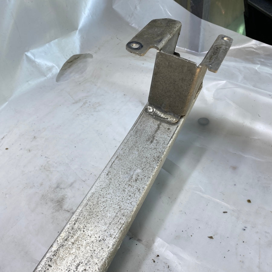 Audi A3 Arka Tampon Demiri 8P4807309B Orijinal Çıkma 2009-2012