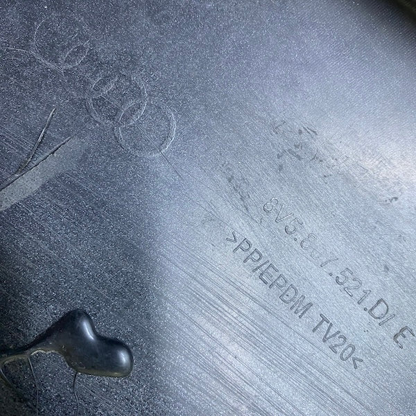 Audi A3 Arka Tampon Difüzörü Spoiler 8V5807521D