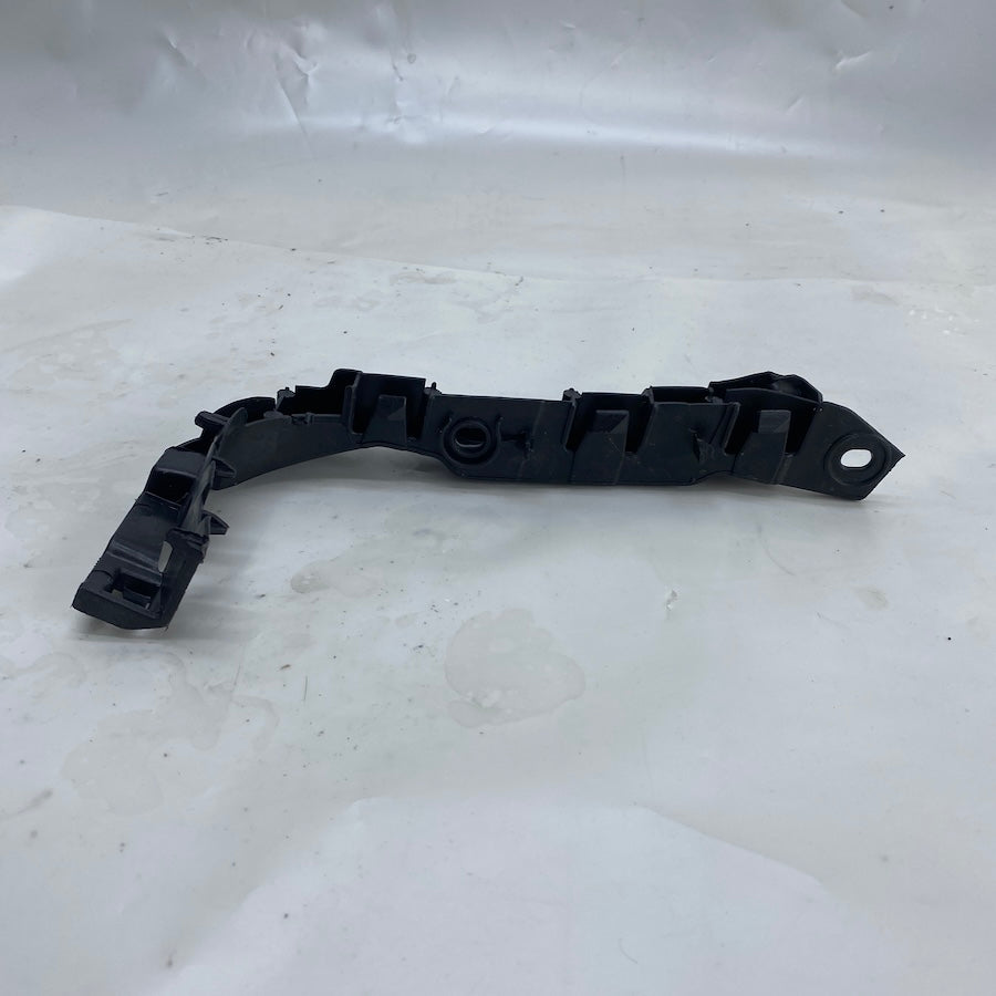 Audi A3 Ön Tampon Braketi Sağ 8V5807184