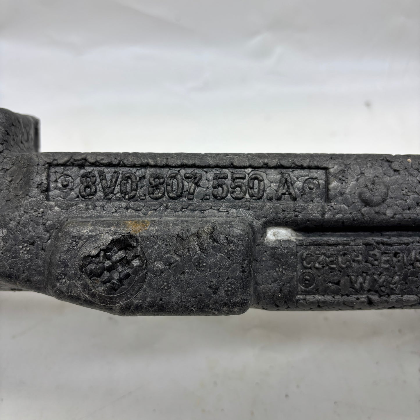 Audi A3 Ön Tampon Köpük 8V0807550A
