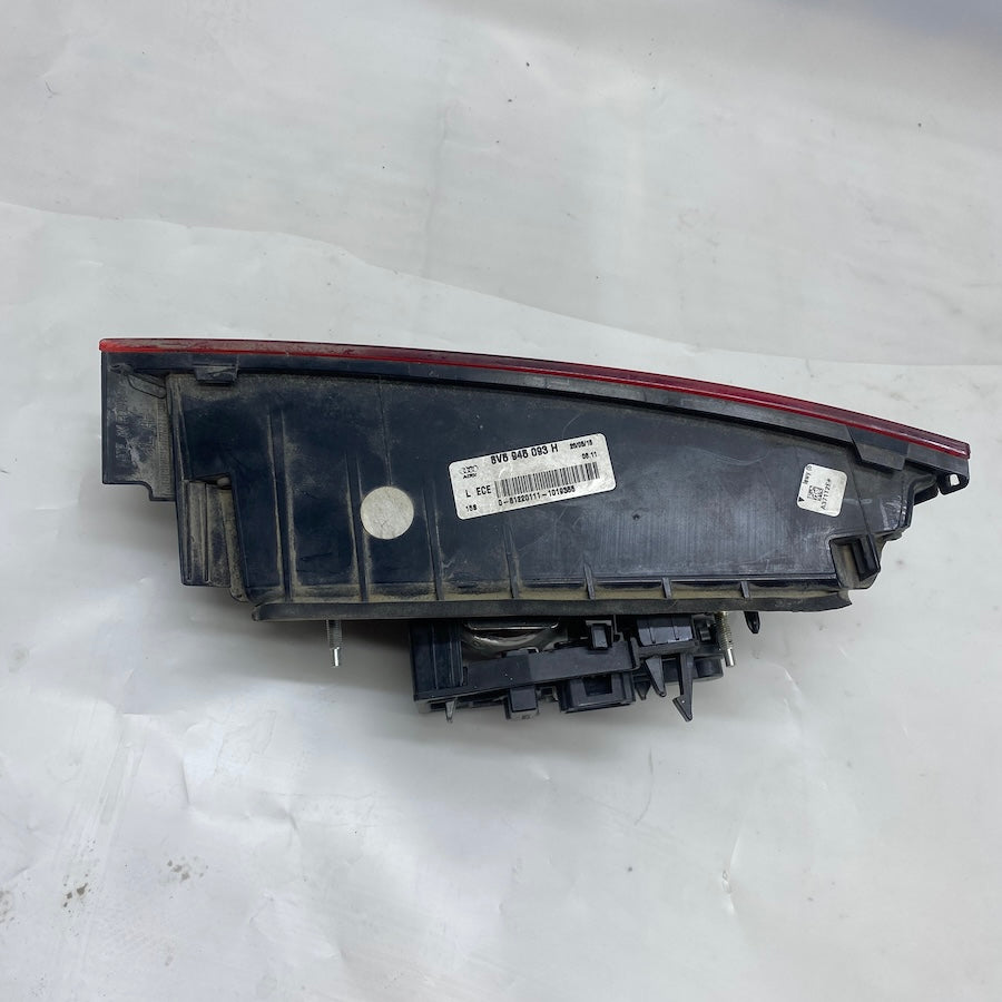 Audi A3 Sedan Sol İç Stop Lambası 8V5945093 - En Uygun Oto Parça
