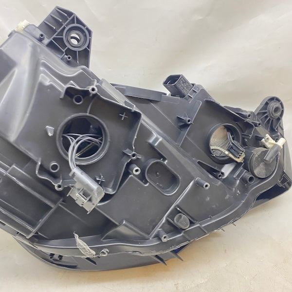 Audi A3 Sol Far Xenon 8V0941043 En Uygun Oto Parça