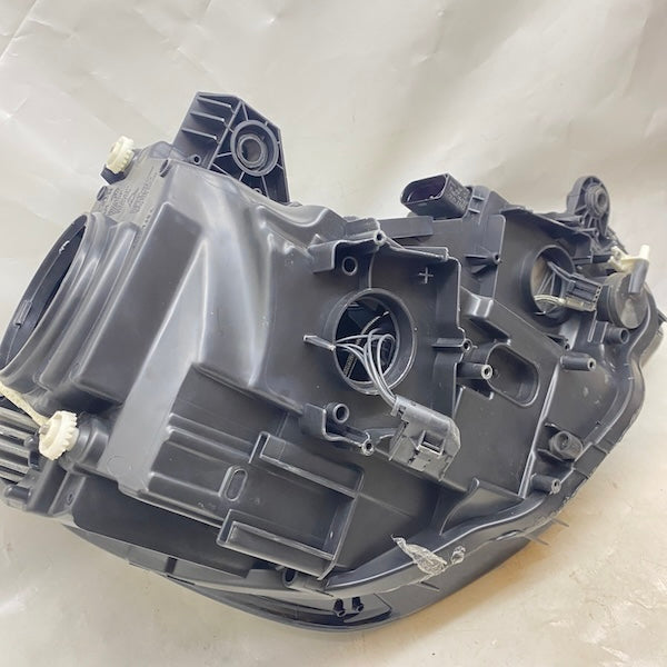 Audi A3 Sol Far Xenon 8V0941043 En Uygun Oto Parça