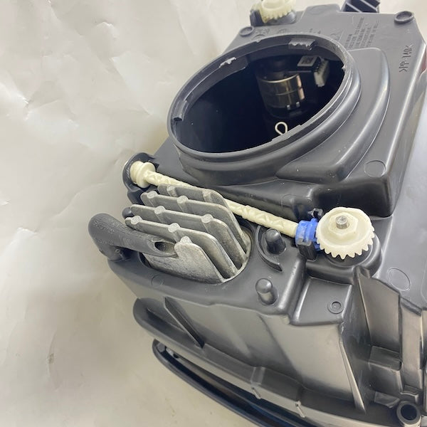 Audi A3 Sol Far Xenon 8V0941043 En Uygun Oto Parça