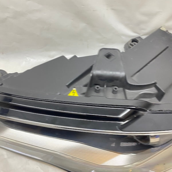 Audi A3 Sol Far Xenon 8V0941043 En Uygun Oto Parça