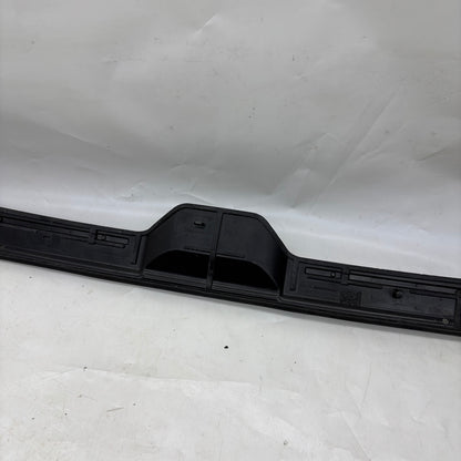 Audi A4 B9 Kaput İç Bakaliti 8WO3124