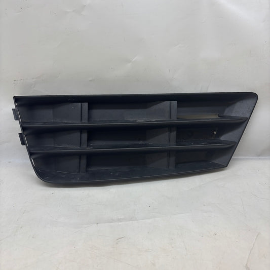 Audi A4 B9 Sağ Sis Kapağı 8WD807682B