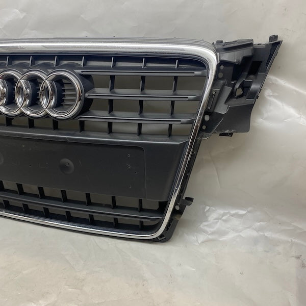 Audi A4 Ön Panjur 8K0853651 08-12