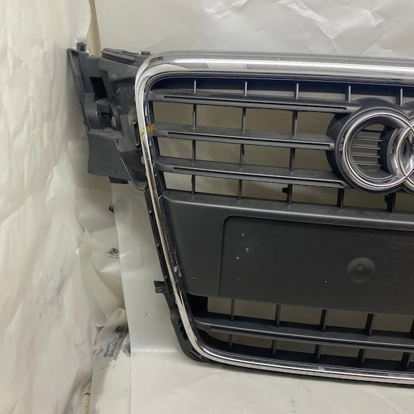 Audi A4 Ön Panjur 8K0853651 08-12