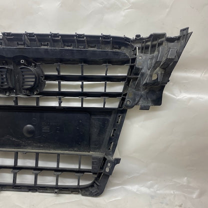 Audi A4 Ön Panjur 8K0853651 08-12