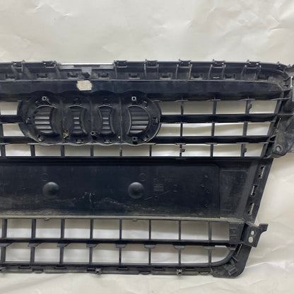 Audi A4 Ön Panjur 8K0853651 08-12