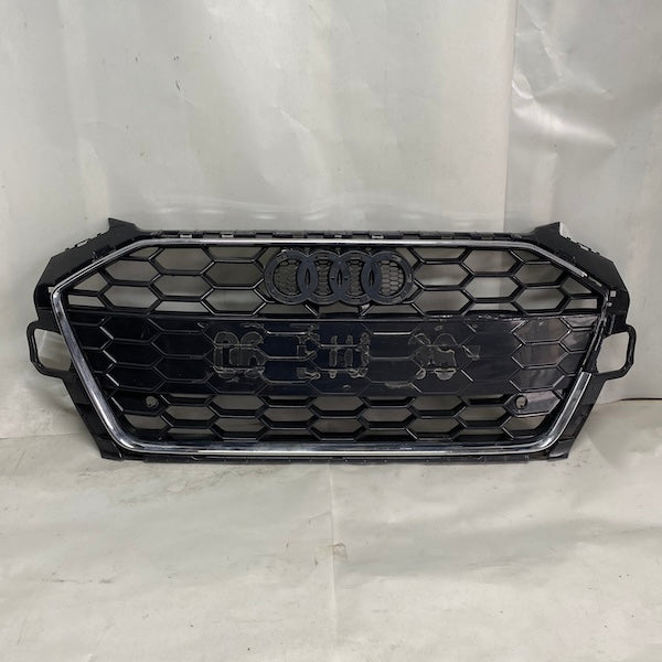Audi A4 Ön Panjur Kasası 8W0853651DB Orijinal Çıkma En Uygun Oto Parça