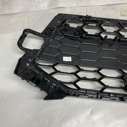 Audi A4 Ön Panjur Kasası 8W0853651DB Orijinal Çıkma En Uygun Oto Parça