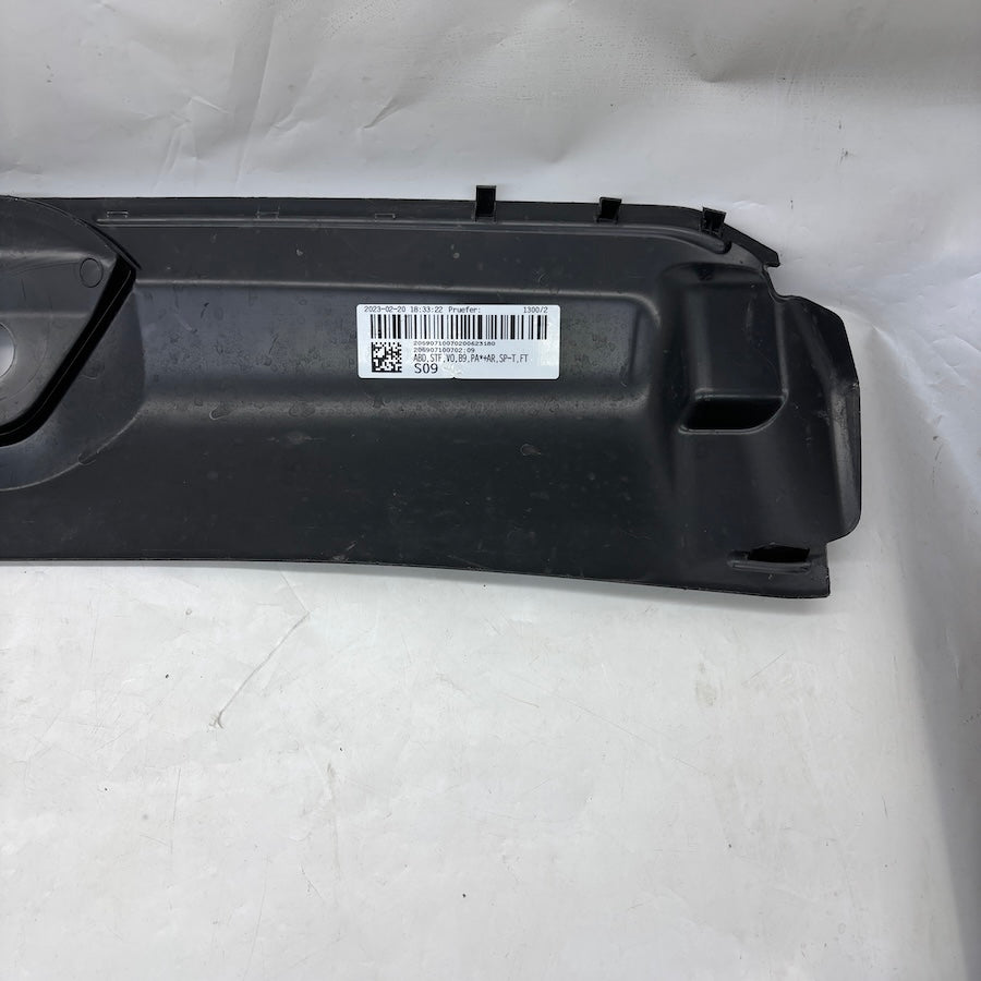 Audi A4 Panel Üst Kaplama 8W0807081