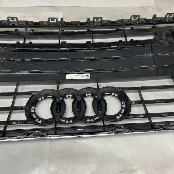 Audi A6 C8 Ön Panjur 4K0853651B Orijinal Çıkma En Uygun Oto Parça