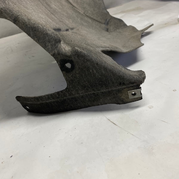 Audi Q8/E-Tron Ön Sağ Çamurluk Davlumbazı 4KE821172C En Uygun Oto Parça